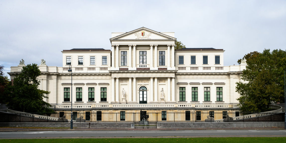 Alleen winkels op begane grond en eerste etage V&D pand