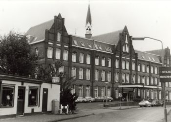 Het torentje van het Deo-ziekenhuis verhuist naar Friesland