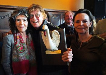 Strijd om titel Smartlappenkoning(in) van Haarlem in café De Zwaan