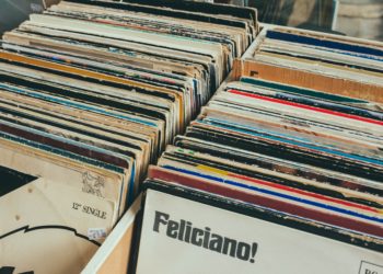 Kroegbaas Kees Heger over zijn actie: Vinyl Verveling voor de Voedselbank