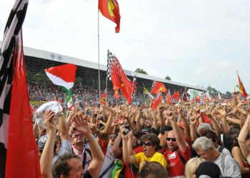 Politiek probeert F1 voor de laatste keer tegen te houden
