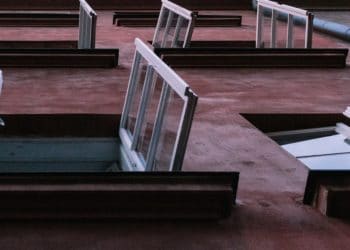 Haarlemse accordeoniste wil grote sing-in: “Open maandagavond ramen en deuren!”