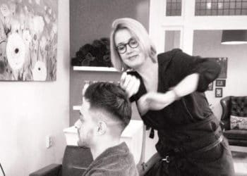 Hoe kom je netjes voor de dag als je niet naar de kapper kan?