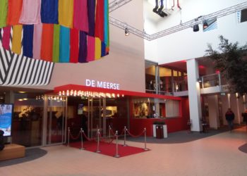 De Meerse uit Hoofddorp wacht met het verplaatsen van voorstellingen