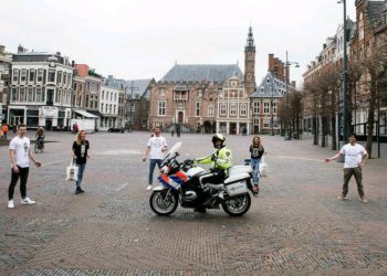 Komnietinmijnaura.nl over hun t-shirts voor het goede doel