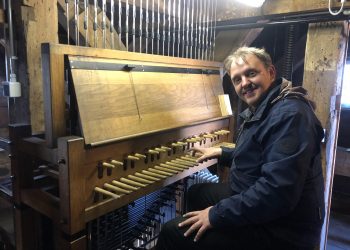 Ramses Shaffy Op Het Carillon Van De St Bavo Kerk – 5 Voor 5 Moment