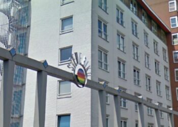 Studenten in Steve Biko-flat zijn extreme warmte in het gebouw zat