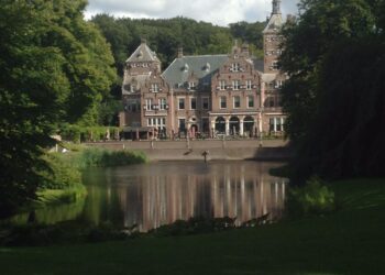 Bernard Lensink, general manager van Landgoed Duin en Kruidberg vertelt over de heropening