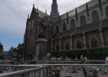 Terrassen in Haarlem weer open. Verslag vanaf Grote Markt (2)