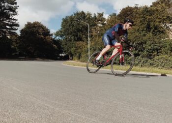 Jacco De Vries vertelt over zijn indrukwekkende fietsprestatie: 266x het ‘Kopje van Bloemendaal’