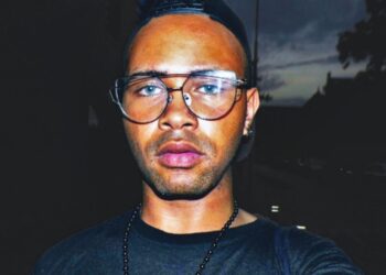 Justin, 23, vertelt openhartig hoe hij in de schuldsanering belandde