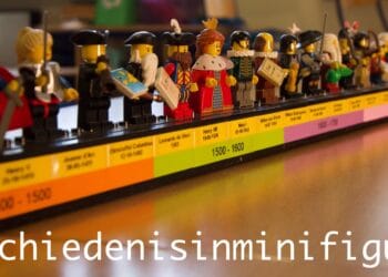 Meester Daniel geeft geschiedenisles met behulp van 70 lego-poppetjes