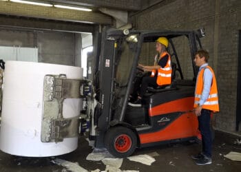 Beau Bezoekt Stoelman Papierrecycling