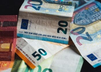 Honderden Haarlemse handtekeningen voor verhoging minimumloon