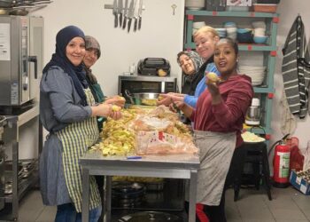 Migrantenvrouwen verzorgen meer dan 400 maaltijden per week voor bewoners Parkwijk