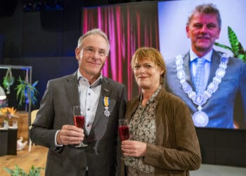 Lintje voor voorzitter Hans Snijders van Nova College