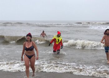 Reddingsbrigade: ‘duik niet het water in op 1 januari’