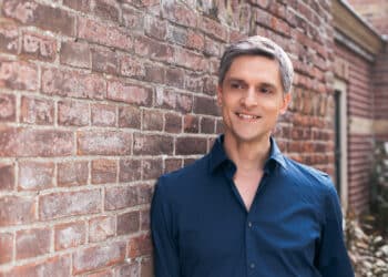 Van succesvolle operazanger naar radiomaker bij Haarlem105