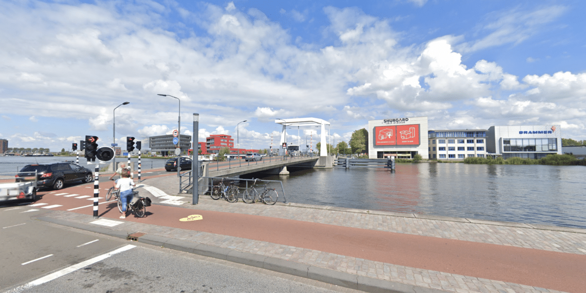 Waarderbrug langer afgesloten