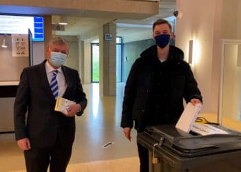 Tim (18) stemt voor het eerst in Bloemendaal