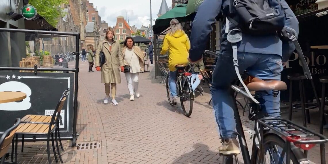 Permanente afsluiting Lange Veerstraat voor fietsers tijdens ‘borreluur’ zit er niet in