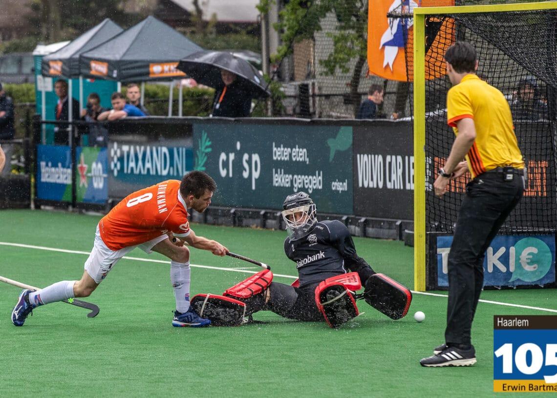 HC Bloemendaal prolongeert landstitel in knallende wedstrijd op het Kopje