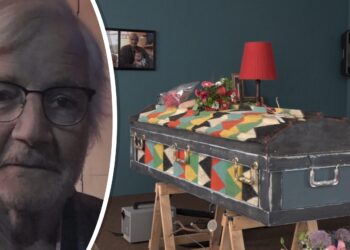 Overleden kunstenaar zelf in grafkist bij afscheidstentoonstelling