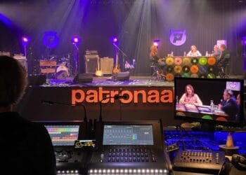 Eerste Nachtwacht Talkshow: Jos Wienen verweert zich kranig in hol van de leeuw