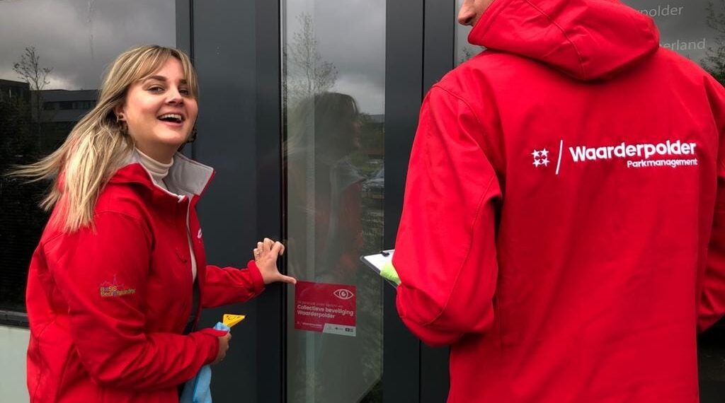 Stickeractie voor meer veiligheid op businesspark de Waarderpolder