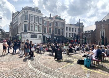 Rijen voor terrassen op zonovergoten Hemelvaart: “Dit gaat me écht te ver”