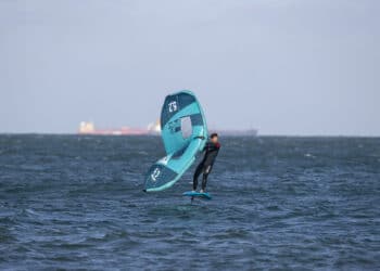 In de Sportlight: zeilschool Wingfoiling Haarlem (Hans Wohl)