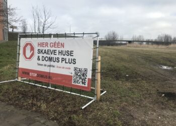 Protestbord bij Robertus Nurksweg