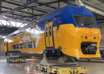 Nieuwe dubbeldekkertrein in Haarlem gemaakt: “Er werken veel mensen uit de buurt”