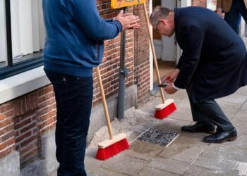 Audio stoeptegels nu met rondwandeling en extra verhalen