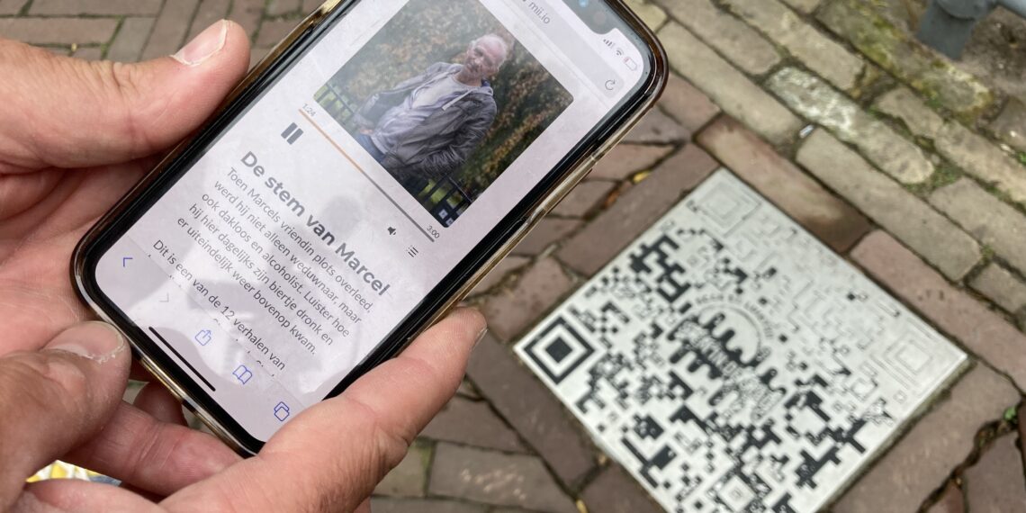 Indrukwekkende audiotour langs hotspots daklozen: “Ook donkere delen van de stad”