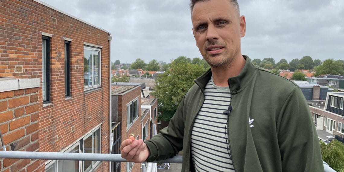 Mysterie rond gevonden trouwring op dak van appartement: wie is hem kwijt?
