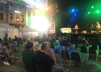 Materiaal- en personeelstekorten voor festivals: “Tenten staan bij teststraten GGD”