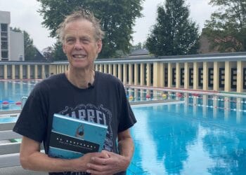 Vrijwilligers geëerd voor inzet monumentaal zwembad: “Een uniek bezit van Haarlem”