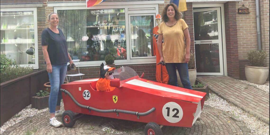 Zandvoort maakt zich op voor Formule 1 met zeepkisten en honderden meters vlaggetjes