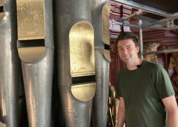 Ondergepoepte orgelpijpen Grote Kerk krijgen poetsbeurt