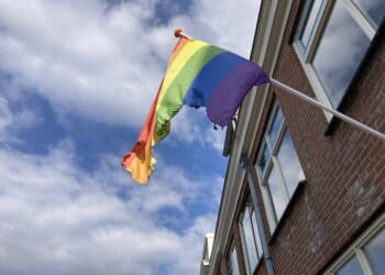 Weer regenboogvlag vernield: “We dachten iets goeds te doen met deze vlag”