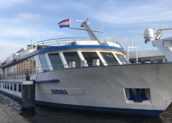 Haarlem gaat tijdelijk Nederlandse Afghanen opvangen op een schip in het Spaarne