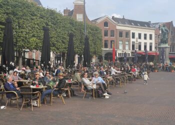 Gemeente Haarlem overweegt polsbandjessysteem bij opening nachthoreca