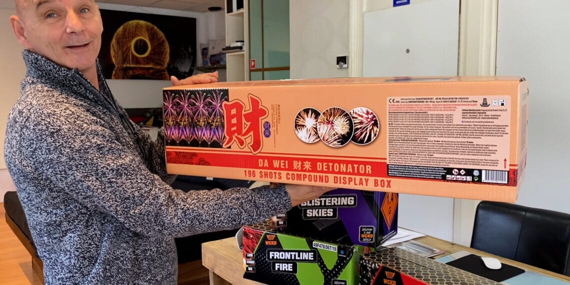 Vuurwerkverkopers slaan in: “Er geldt een afsteekverbod, geen verkoopverbod”