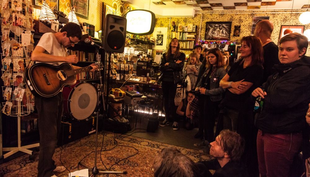 Nieuwe bands en publiek treffen elkaar in Haarlem tijdens de Popronde