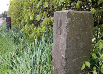 Oude provinciale grenspalen door ’tekenfoutje’ bijna van de monumentenlijst geschrapt