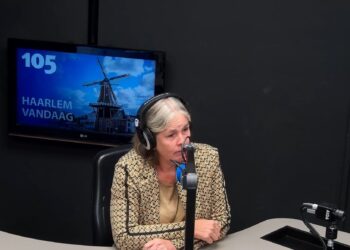 Burgemeester Nienhuis in aanloop naar Coming Out Day: “Het heeft nog jaren geduurd voordat ik het mijn ouders vertelde”