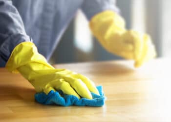 Schoonmaakbedrijf in overtreding: “Maar horecaondernemers moeten ook verantwoordelijkheid nemen”