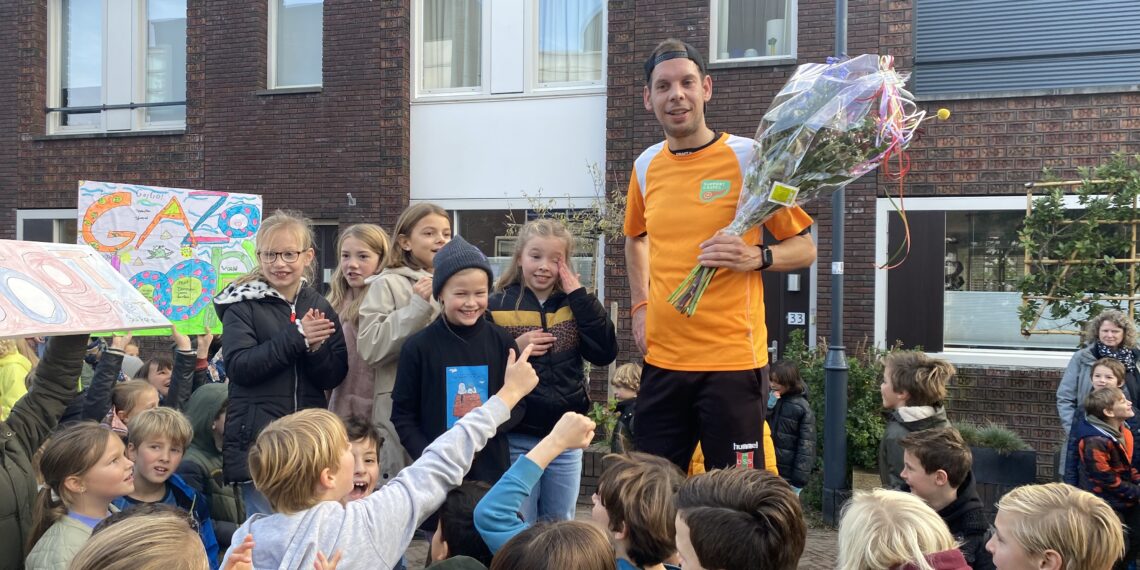 Meester Sjoerd rent 21 keer halve marathon voor onderzoek alvleesklierkanker