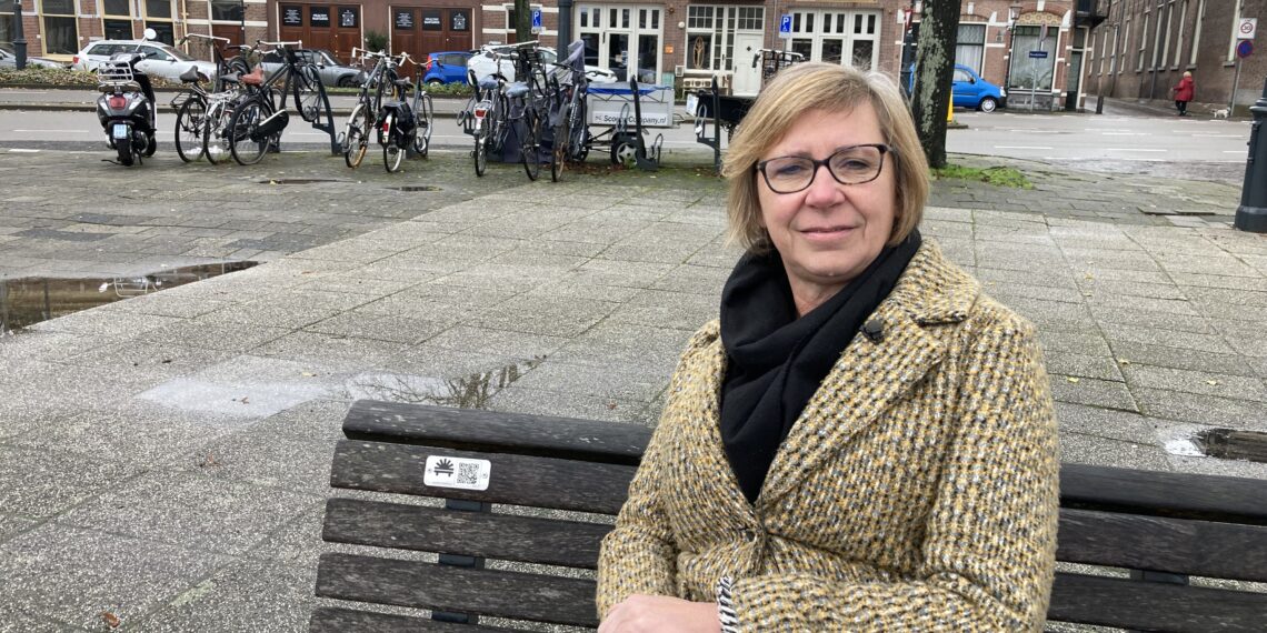 Haarlemse verhalenbankjes: “Even stilstaan, genieten van het uitzicht en het verhaal”